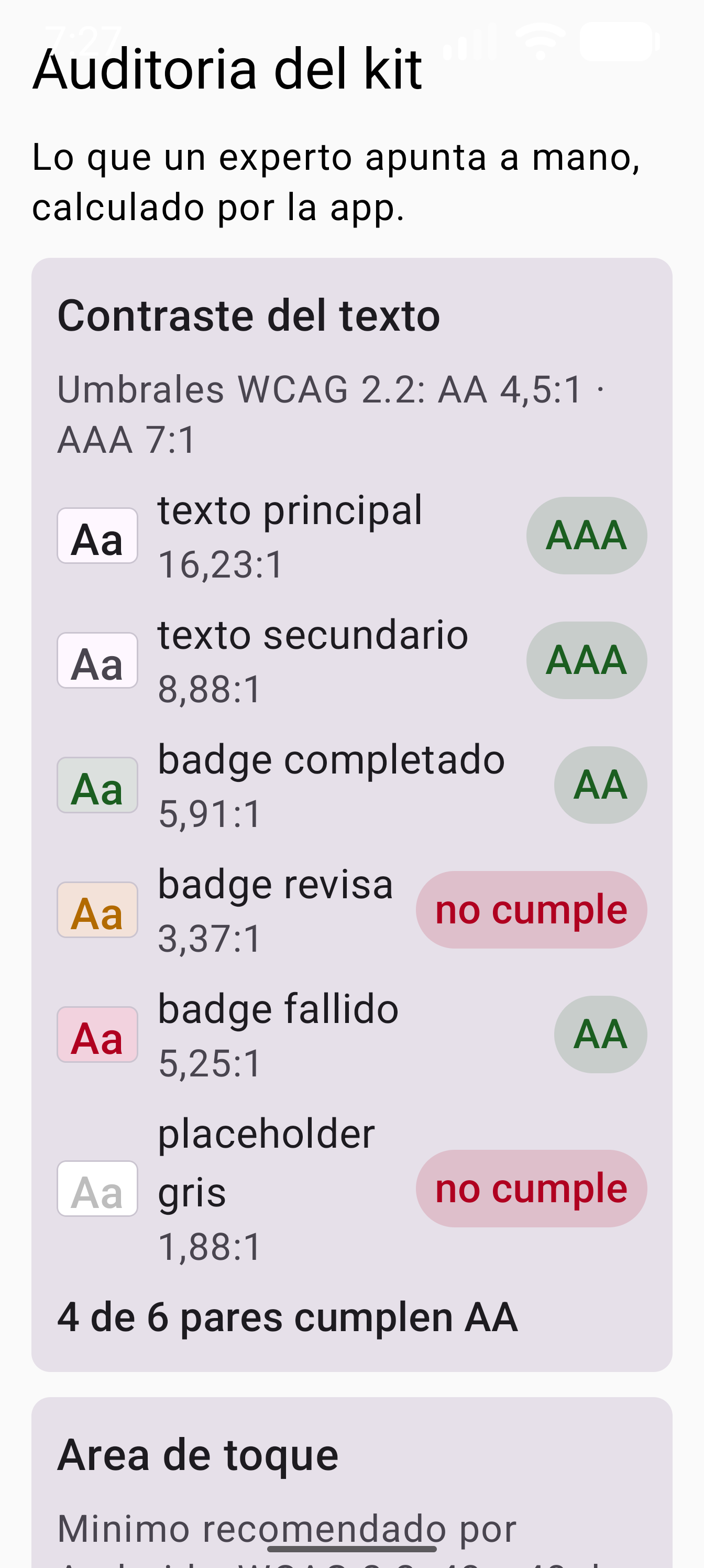 La misma pantalla con la fuente del sistema al 200 %: el texto hace reflow dentro de las tarjetas sin cortarse